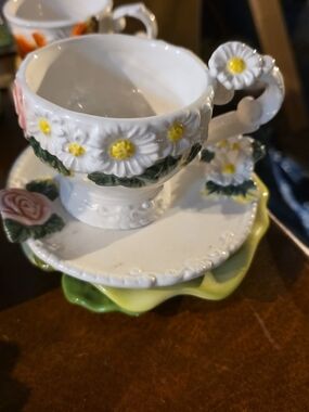 Corner Ruby Botanical Collection Teacup and Saucer Set -